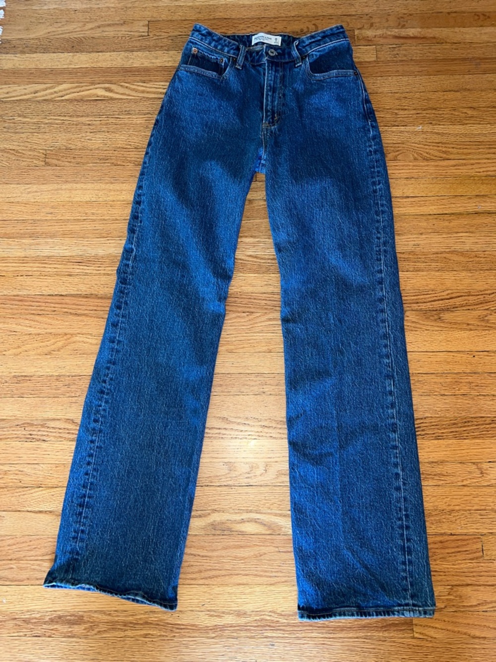 Abercrombie & Fitch 90’s relaxed Jean high rise in Deep Blue Wash